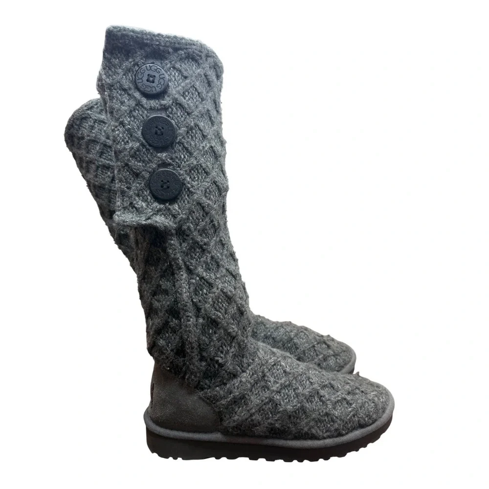 UGG cozy up